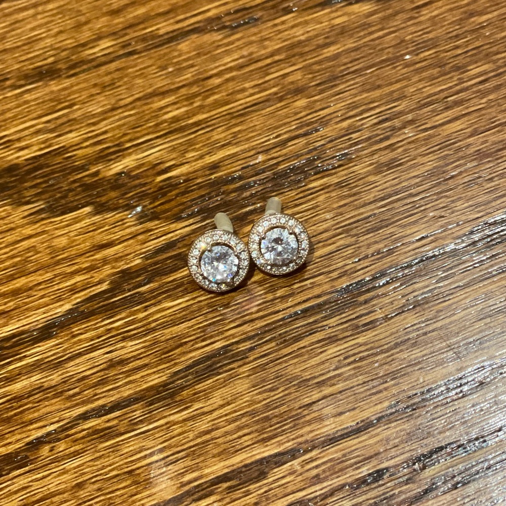BOUTIQUE | Rose Gold Studs